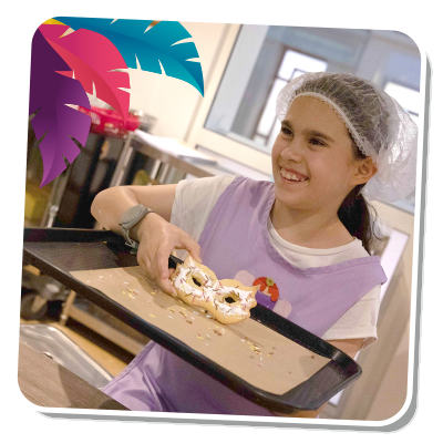 Have fun decorating a Karnival Cookie Mask!